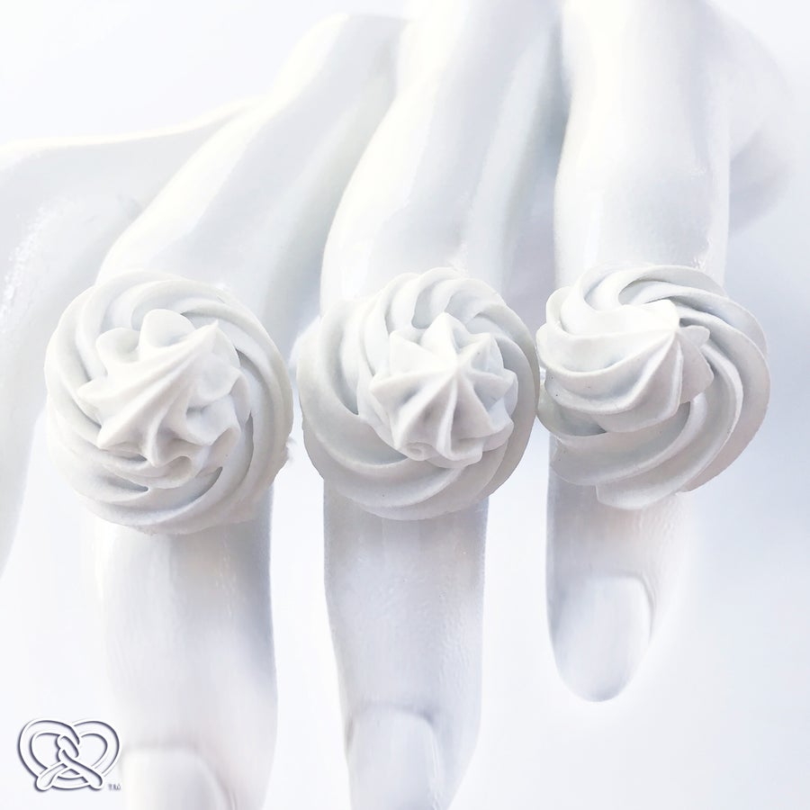 Image of Whipped Cream Ring
