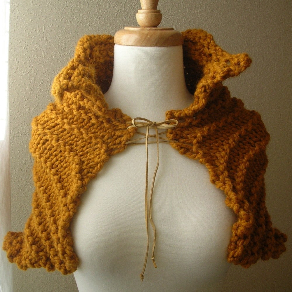 Fairy Tale Capelet Knitting Pattern / Knit it Up Yarns