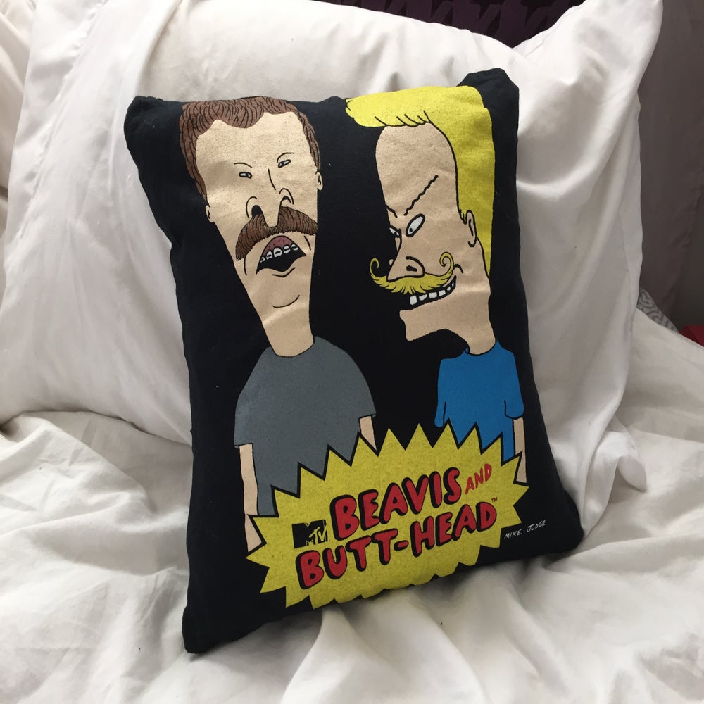 iKeara.net ? Beavis and Butthead recycled T-shirt Throw Pillow