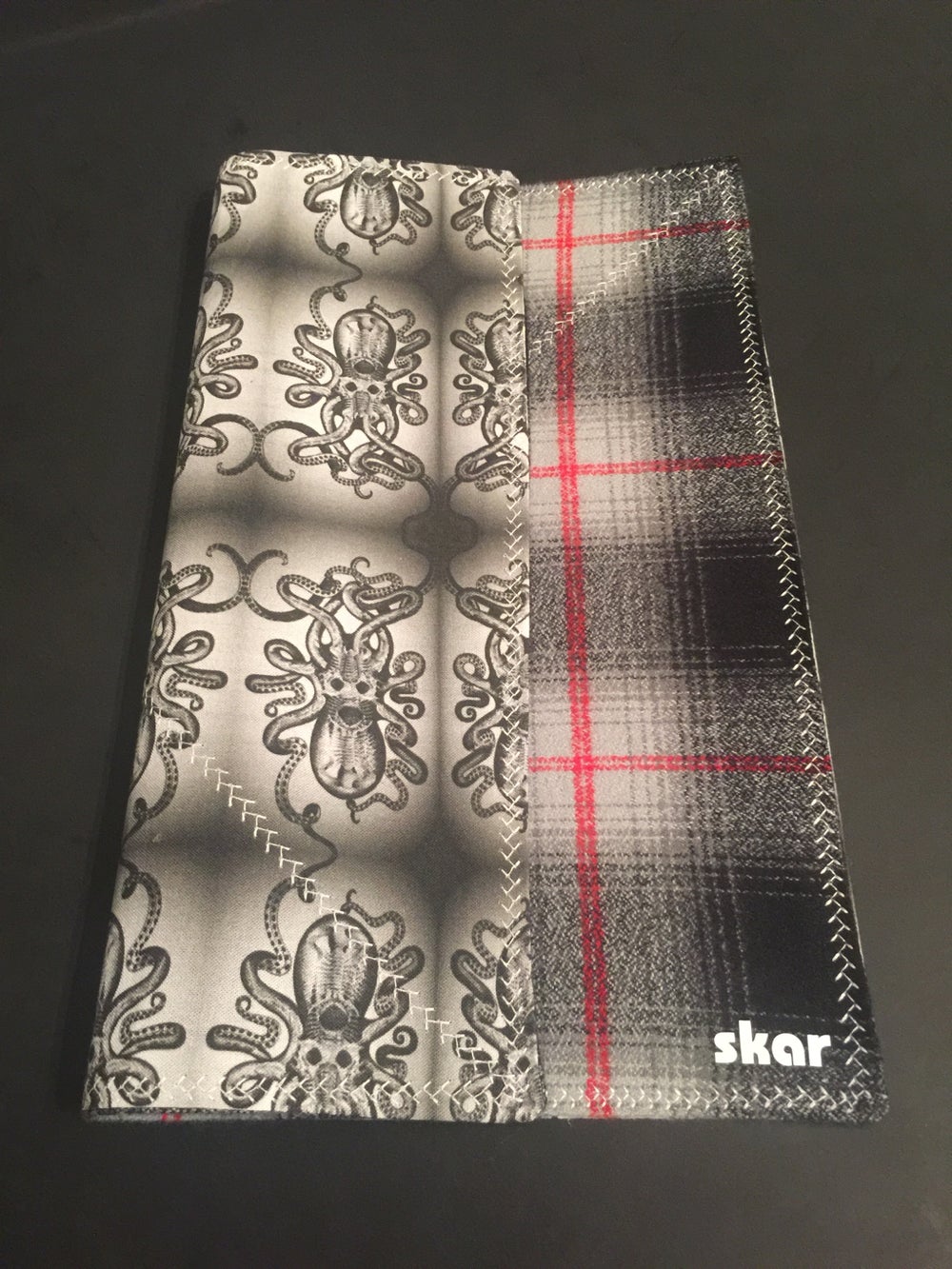 Skar Hanks — Kraken Anatomy/Flannel Skar Hanks — Kraken Anatomy/Flannel - 1000 x 1333 jpeg 274kB