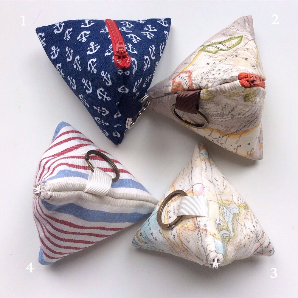 monedero-triangular-mama-galapaga monedero-triangular-mama-galapaga