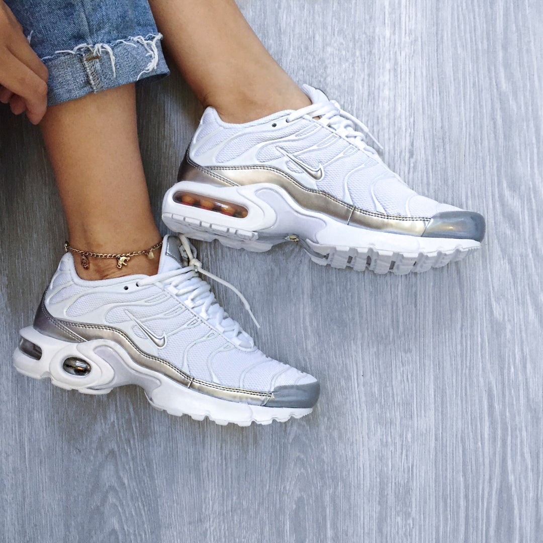 badkicksclub â Nike Air Max Plus 'Metallic Silver' (Grade School)