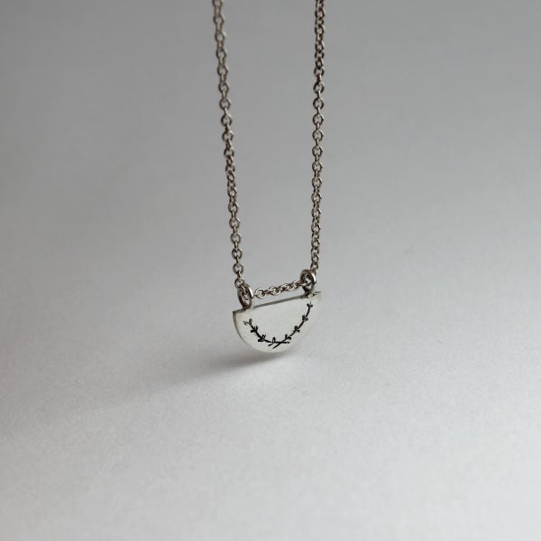 Image of Laurel Arc Necklace